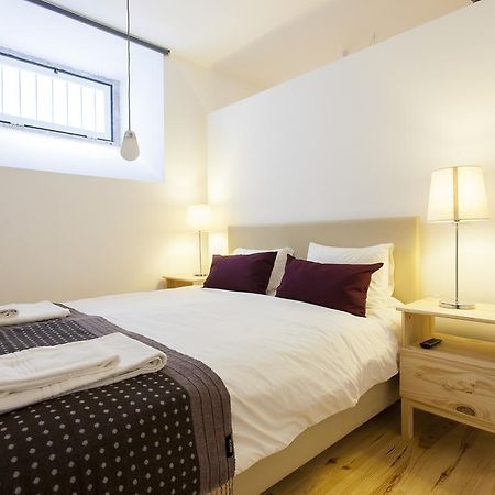 Joivy Cosy 1-Bed Flat With Workspace In Santa Catarina, Moments From Luis De Camoes Sq Lissabon Kamer foto