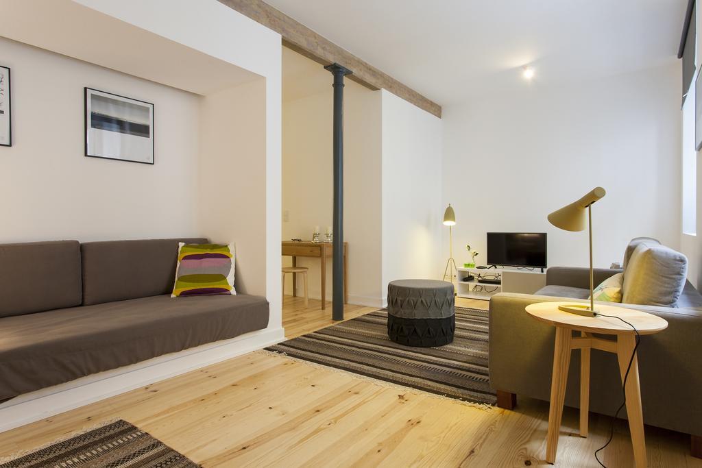 Joivy Cosy 1-Bed Flat With Workspace In Santa Catarina, Moments From Luis De Camoes Sq Lissabon Kamer foto