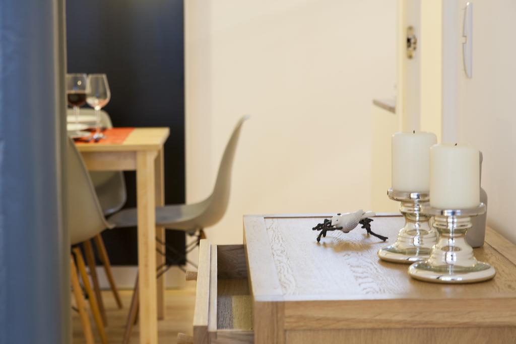 Joivy Cosy 1-Bed Flat With Workspace In Santa Catarina, Moments From Luis De Camoes Sq Lissabon Kamer foto