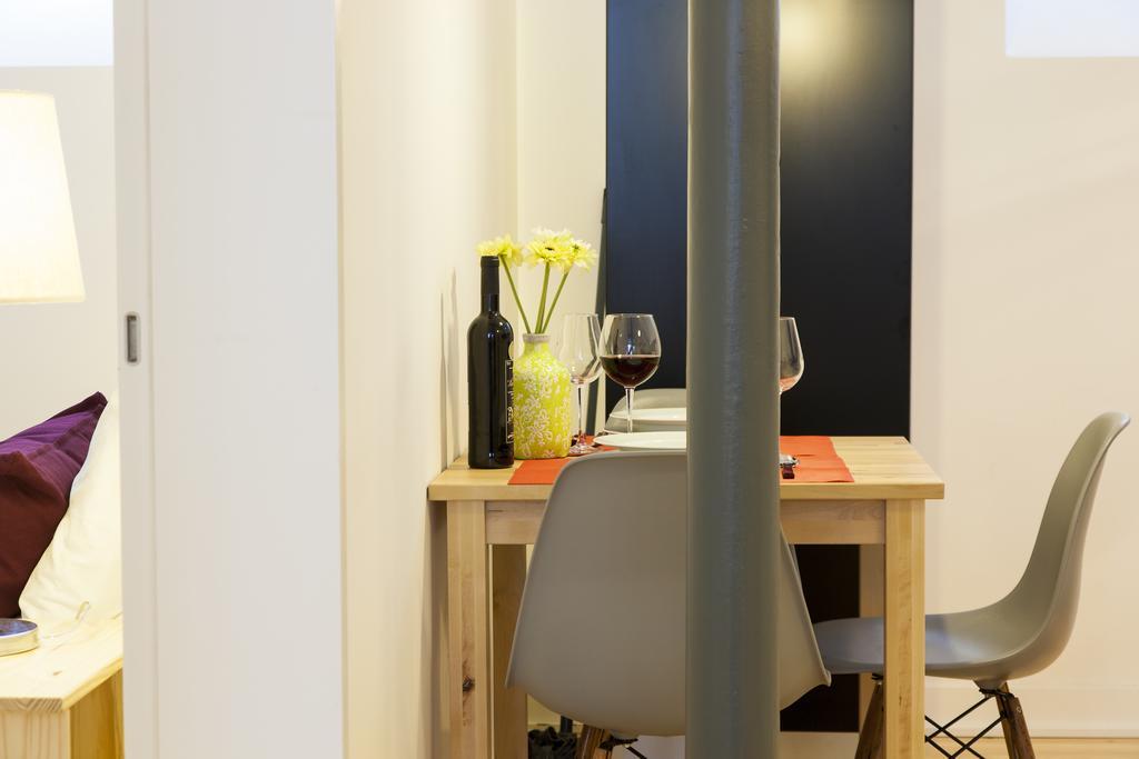 Joivy Cosy 1-Bed Flat With Workspace In Santa Catarina, Moments From Luis De Camoes Sq Lissabon Kamer foto