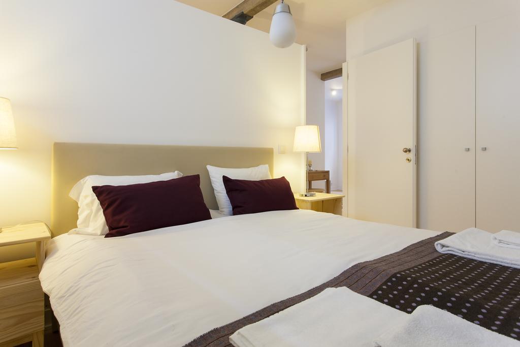 Joivy Cosy 1-Bed Flat With Workspace In Santa Catarina, Moments From Luis De Camoes Sq Lissabon Kamer foto
