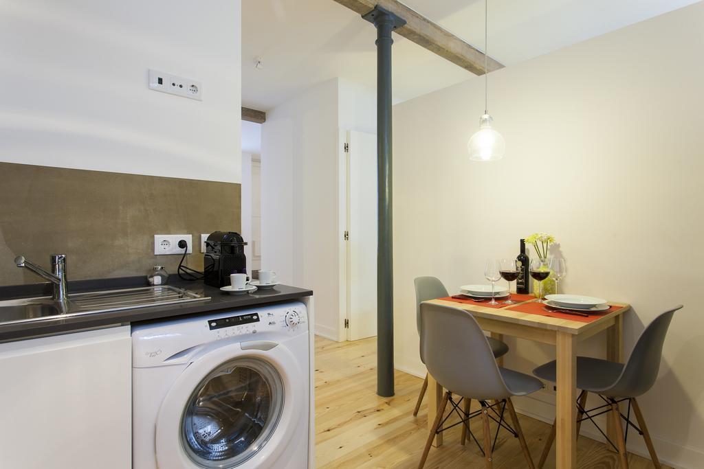 Joivy Cosy 1-Bed Flat With Workspace In Santa Catarina, Moments From Luis De Camoes Sq Lissabon Kamer foto