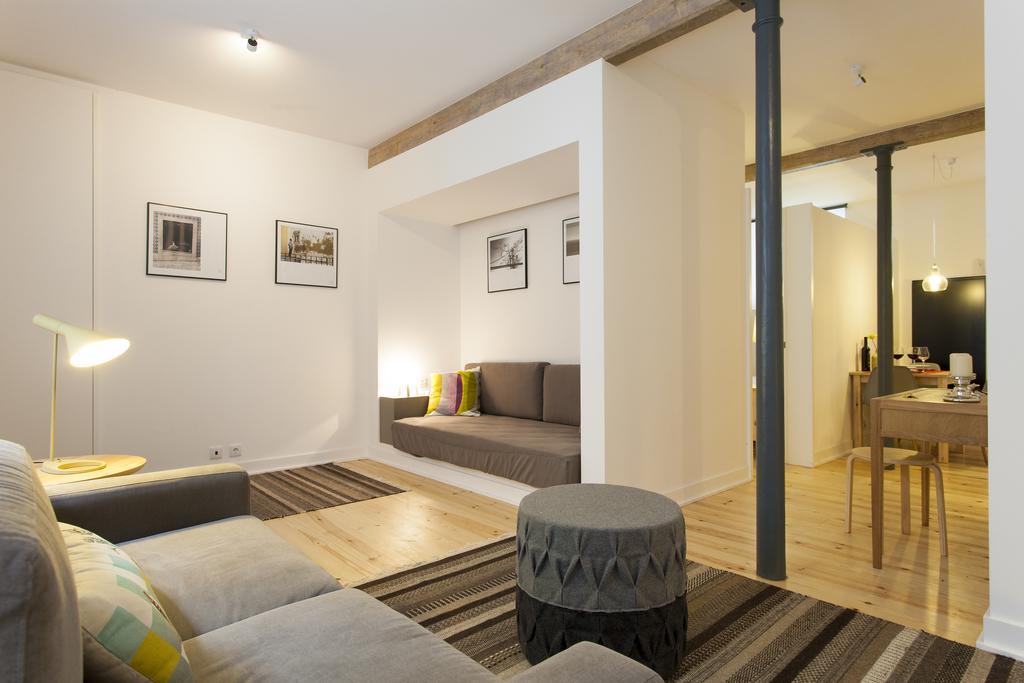 Joivy Cosy 1-Bed Flat With Workspace In Santa Catarina, Moments From Luis De Camoes Sq Lissabon Kamer foto